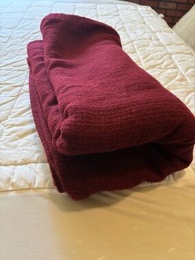 Ralph Lauren 100% Wool Maroon Blanket 90”x90” Queen Size Excellent Condition
